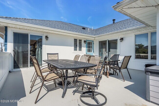 Building Photo - 65 Grand Central Ave