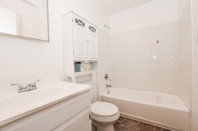 Building Photo - Single Family Home 3BR / 1BA