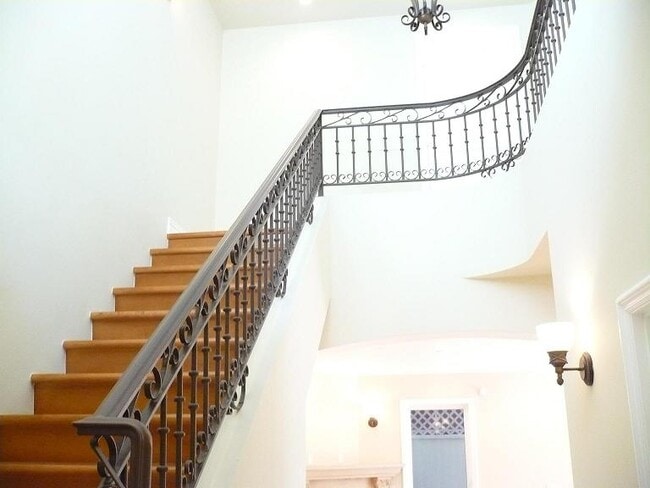 Beautiful stairwell - 1540 S Bentley Ave