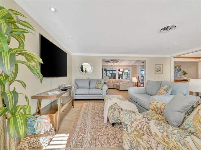 Building Photo - 10432 Sandpiper Rd W