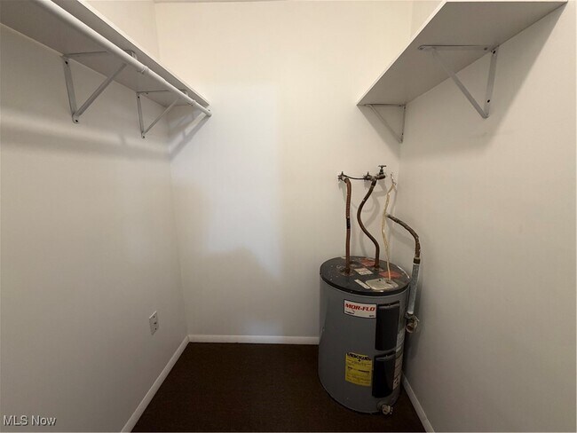 Building Photo - 4107 Orchard Dale Dr NW