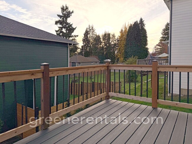 Building Photo - 4BR 2.5BA Home on Tumwater Hill