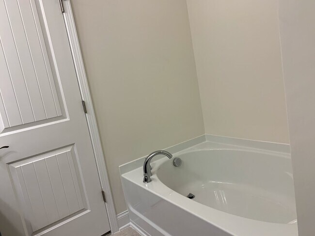Building Photo - 4406 Bethel Park Dr