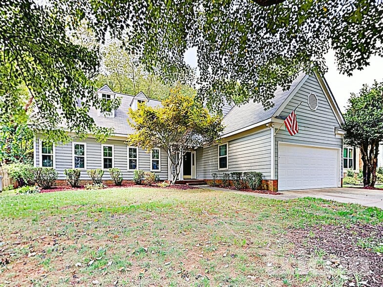 Building Photo - 9304 Twin Trail Dr