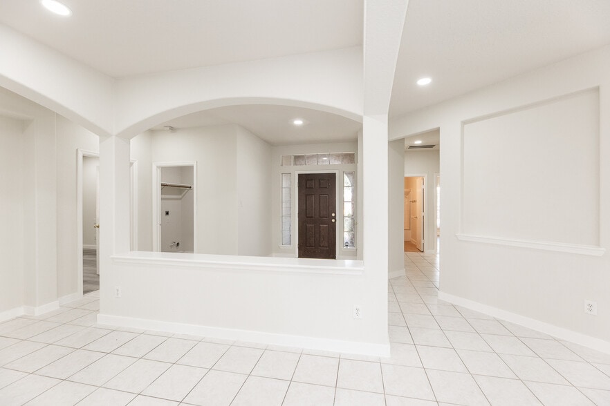 Building Photo - 8510 Chickamauga Ln