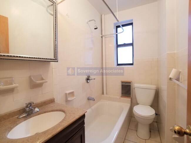 Building Photo - 86 Haven Ave