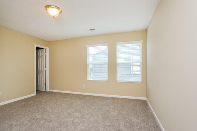 Building Photo - 9996 Chariden Dr