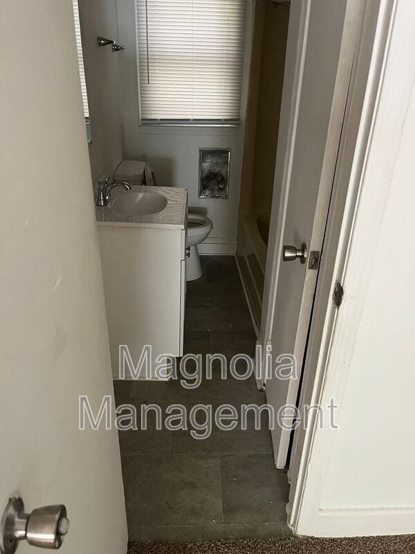 Building Photo - 448 Mason St