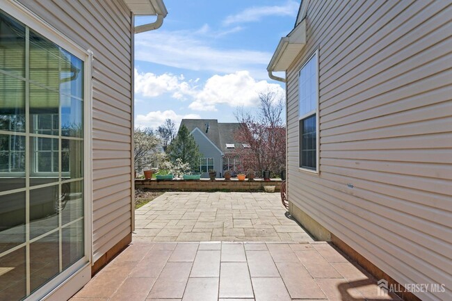 Building Photo - 37 Delmore Dr