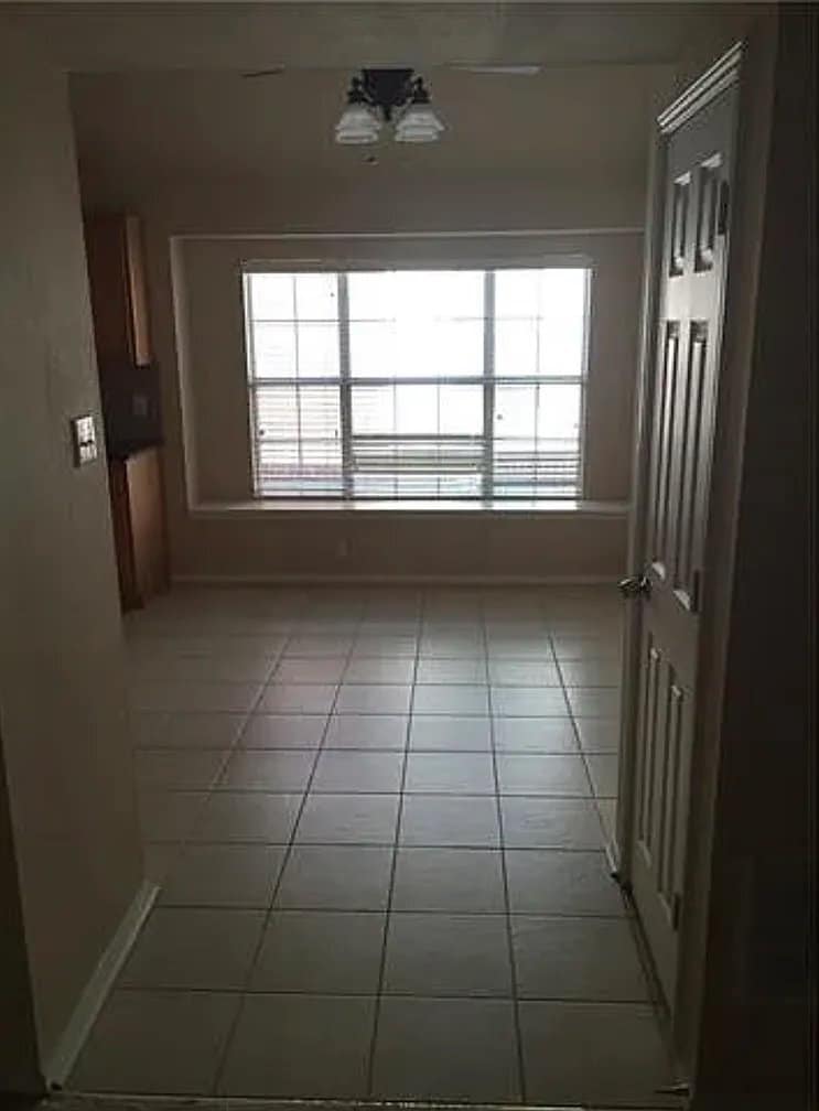 Building Photo - 2525 Persimmon Dr
