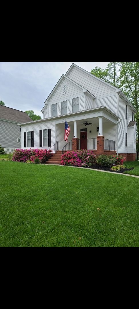Building Photo - Call Linda 804-642-2106 or linda@vacosold.com