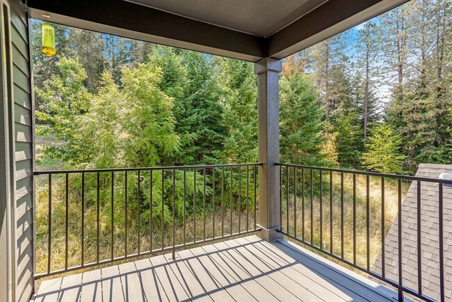 Building Photo - 4 bed, 4 bath Multi-Level Home in Pringle ...