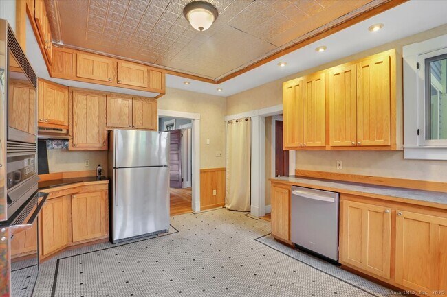 Building Photo - 46 Highland Terrace