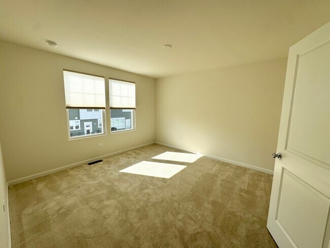 Building Photo - 155 Yorktown Ct