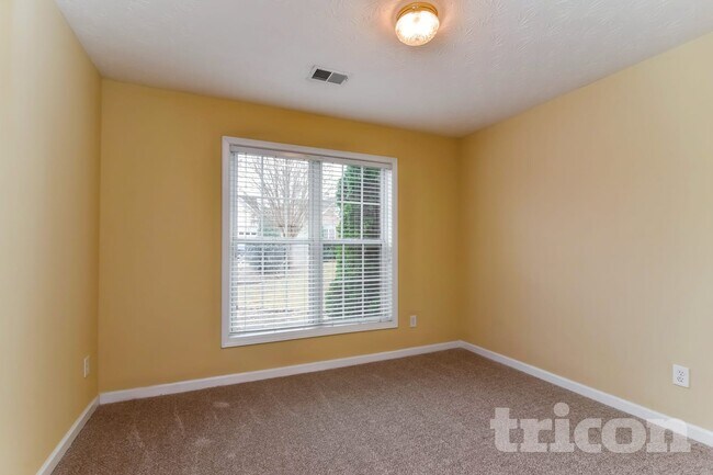 Building Photo - 4019 McDowell Dr