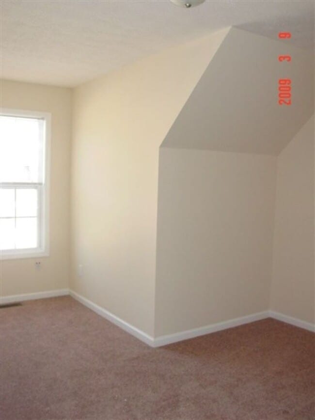 Building Photo - 106 Stadiem Dr
