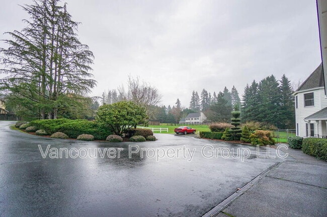 Building Photo - 745 S 21st Pl