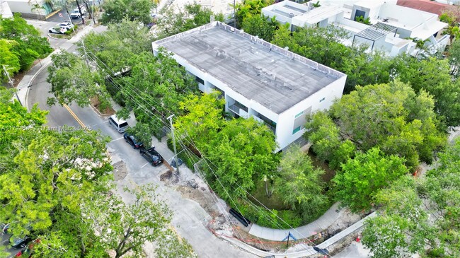 Building Photo - 7541 SW 61st Ave