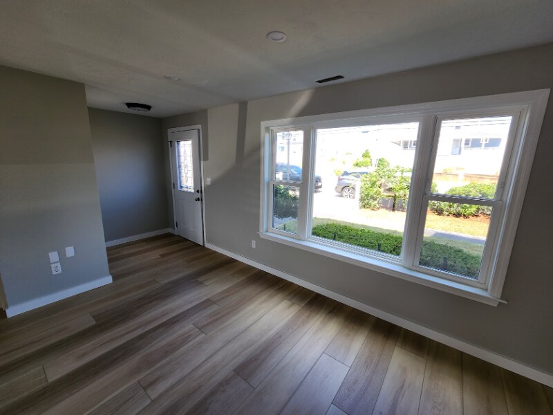 Building Photo - 275 North End Blvd