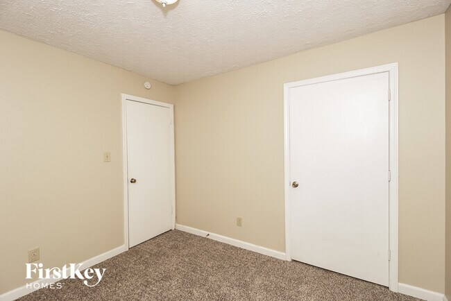 Building Photo - 4053 Evelyn Dr