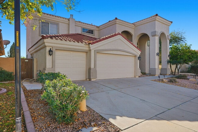 Building Photo - 1425 W Commerce Ave