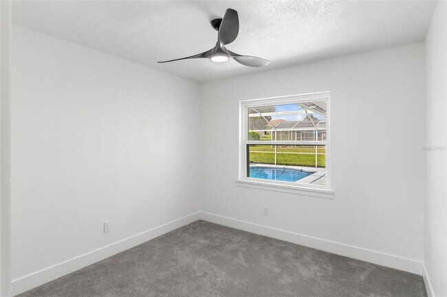 Building Photo - 5424 Loma Vista Dr E