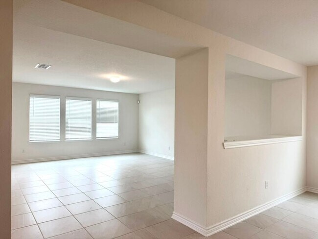 Building Photo - 7919 Mariposa Mnr