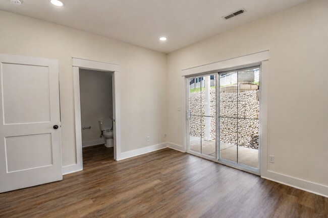 Building Photo - 1331 Belfair St