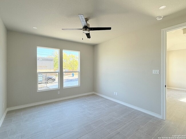 Building Photo - 411 Moselle Ave