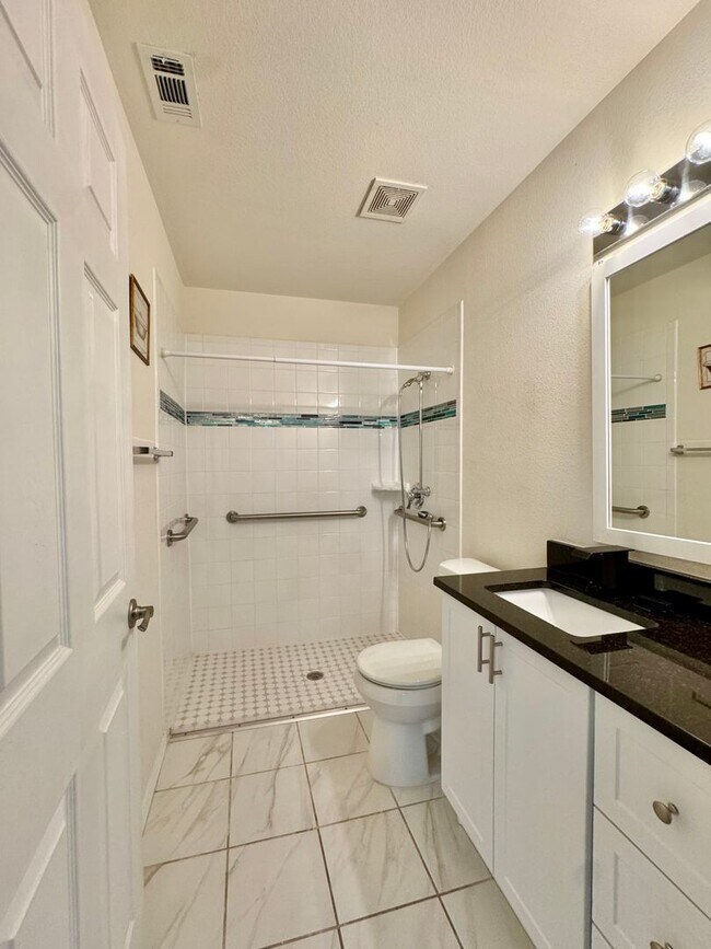 Building Photo - **2 Weeks Free Rent!!** Spacious 5-Bedroom...