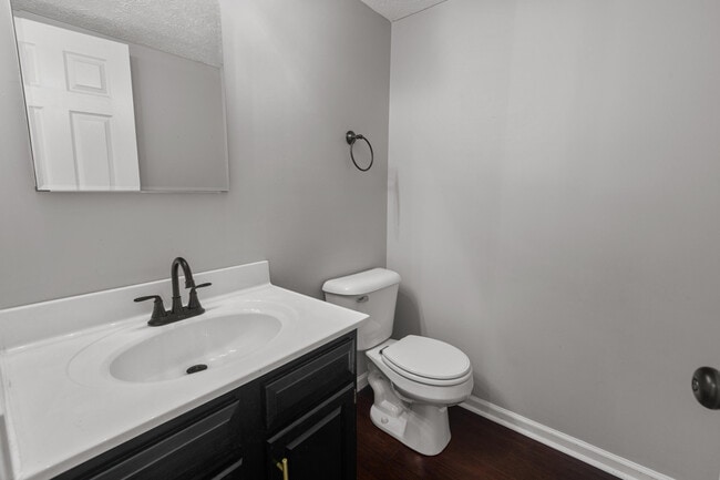 Building Photo - 364 Forest Hill Dr