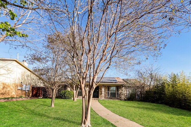 Building Photo - 409 Hardwood Trail