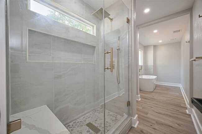 Building Photo - 3 Roserush Ct