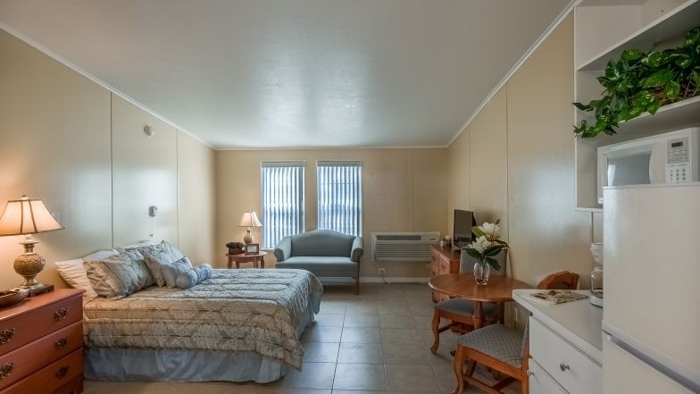 Studio Apartment - Rocky Creek Village