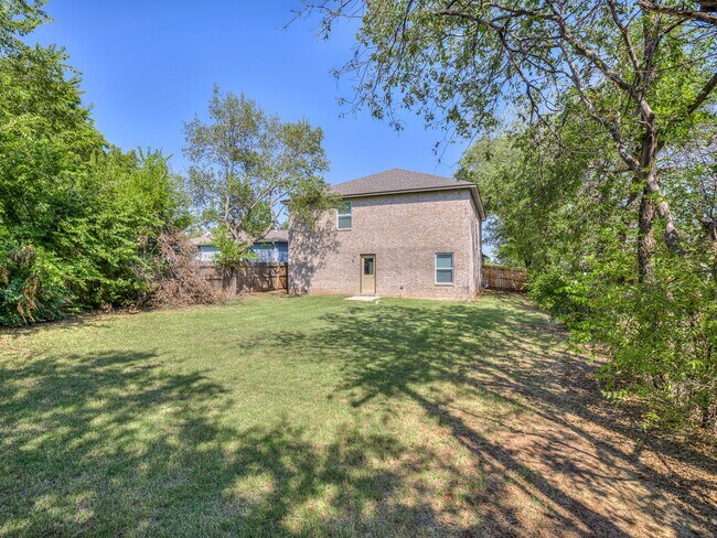 Building Photo - Newer home in the heart of OKC + 5 bedrooms + 5 bathrooms + 2 car garage