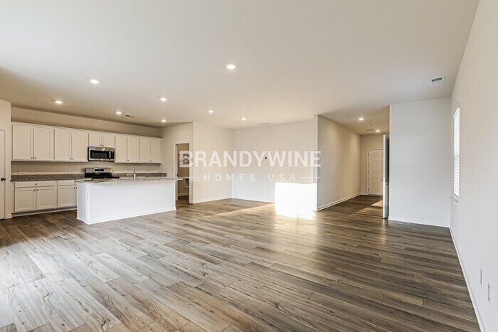 Building Photo - 1240 Arnhem Dr