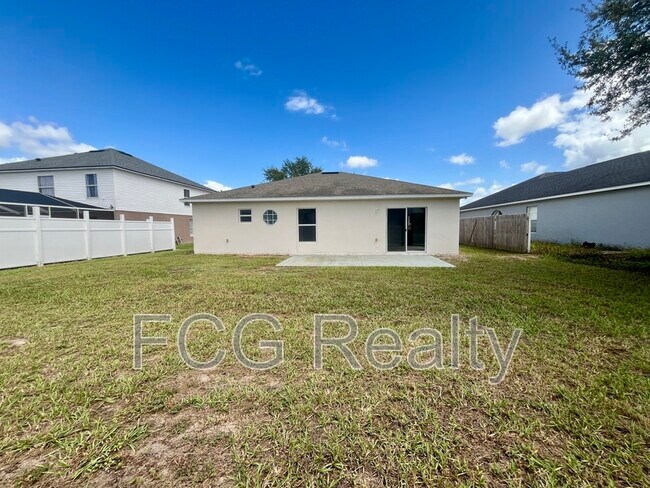 Building Photo - 5819 Windridge Dr