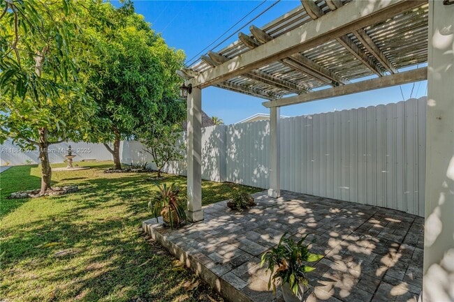 Building Photo - 1231 W 60th Terrace
