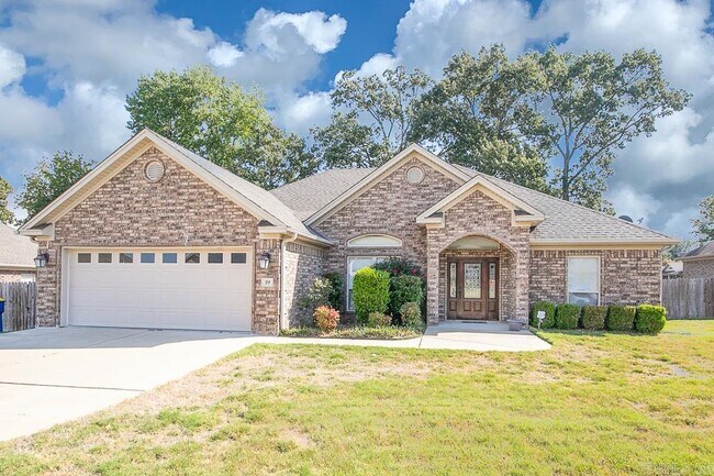 Primary Photo - 19 Tradewinds Dr