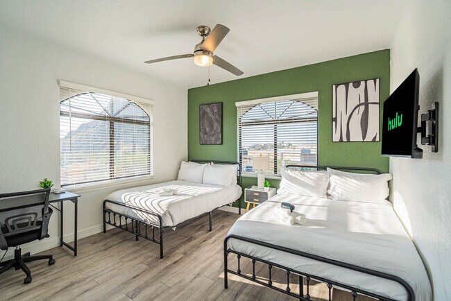 Building Photo - 2150 S 55th St