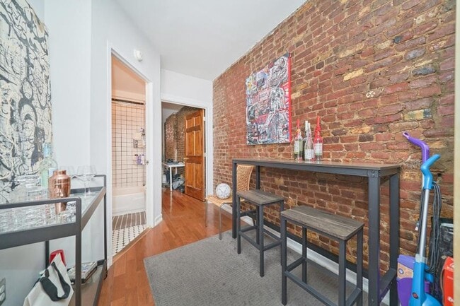 Building Photo - 2 bedroom in New York NY 10036