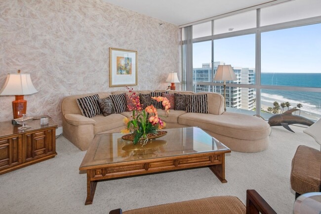 Building Photo - 1750 Avenida Del Mundo