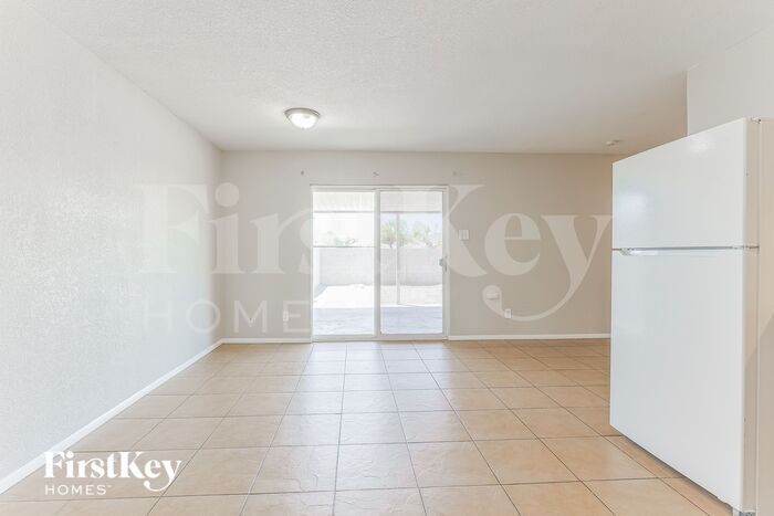 Building Photo - 4649 E Bowker St