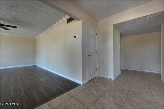 Building Photo - 424 Stonebluff Rd