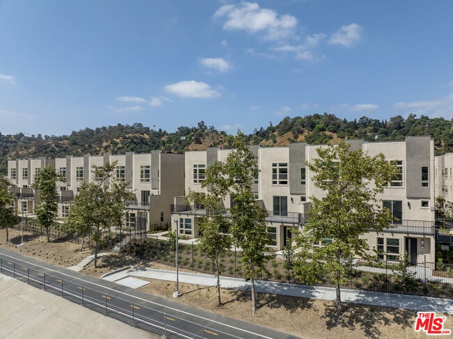 Building Photo - 2711 N Rana Wy
