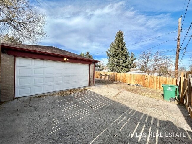 Building Photo - 878 Linley Ct