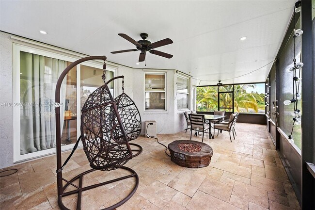 Building Photo - 15376 14th Manor