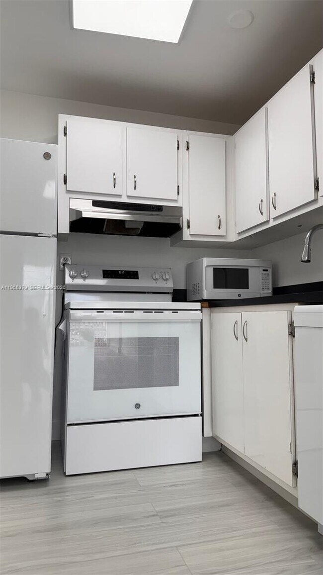 Building Photo - 200 172nd St