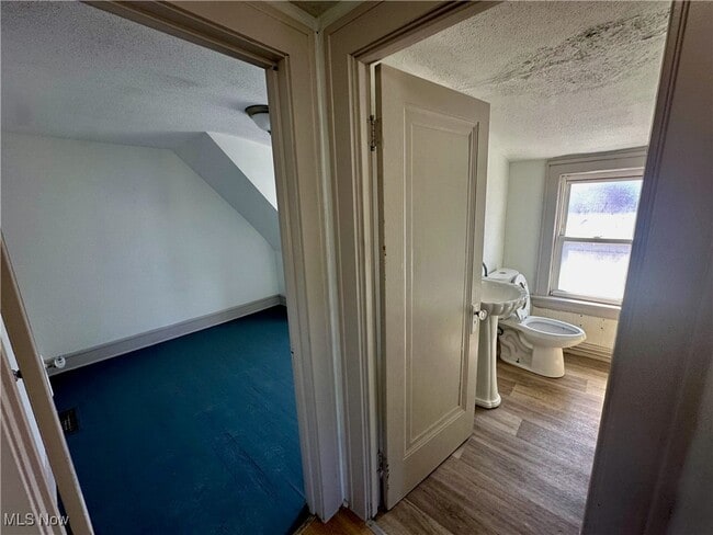 Building Photo - 3540 E 154th St