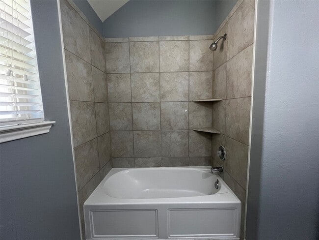 Building Photo - 20718 Laurel Rain Ct